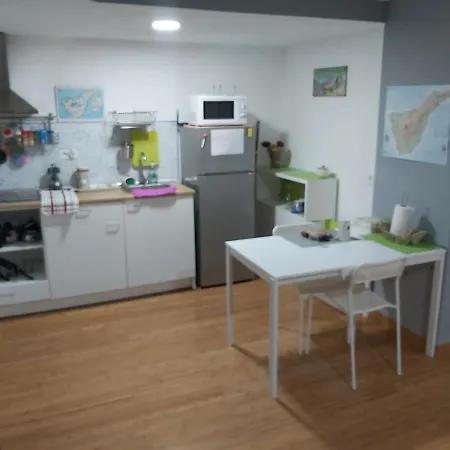 Loft Cruz, Acoran * سانتا كروز دي تينيريف