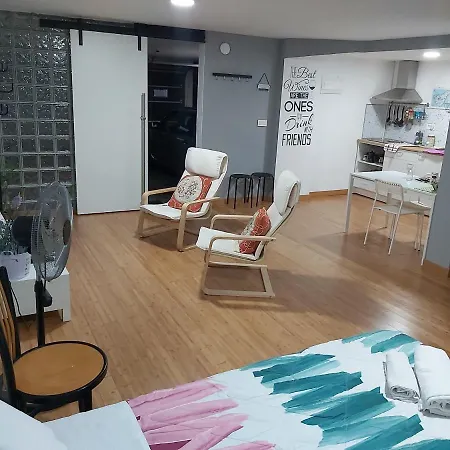 Loft Cruz, Acoran *