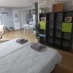 Loft Cruz, Acoran *