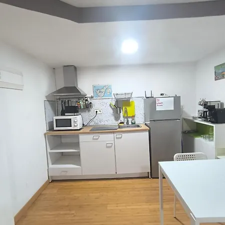 Loft Cruz, Acoran