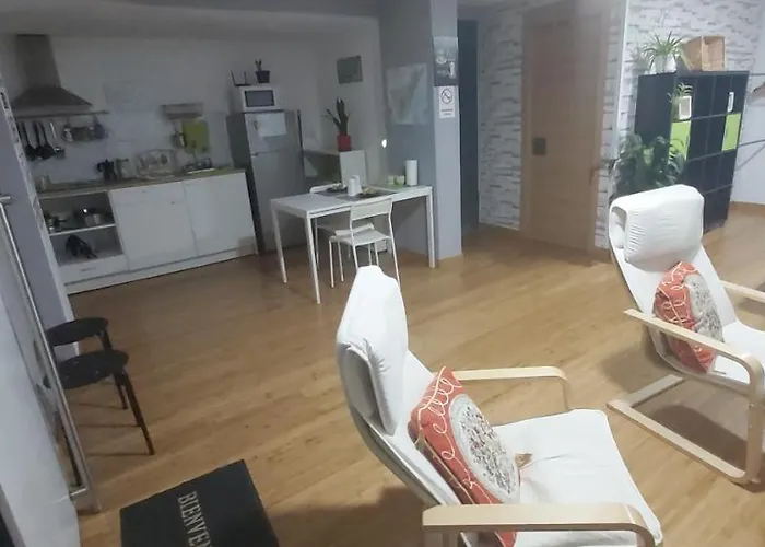 Loft Cruz, Acoran