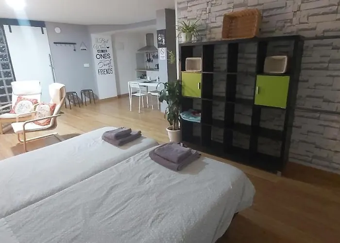 Loft Cruz, Acoran *
